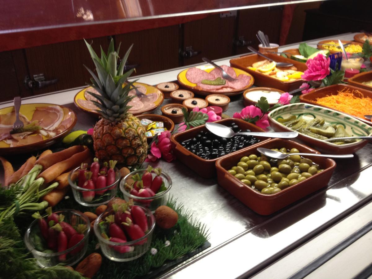 Hotel Restaurant La Garenne Tresserre Екстер'єр фото