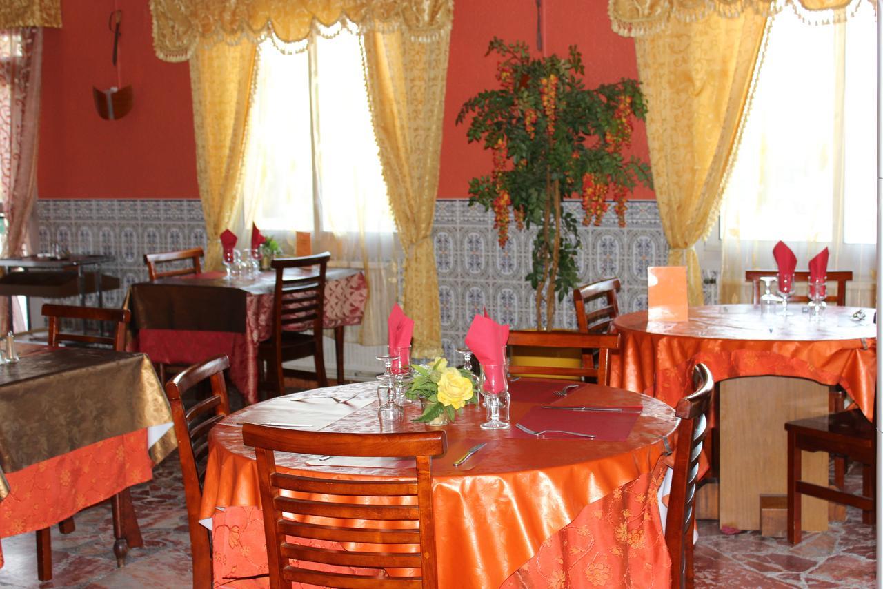 Hotel Restaurant La Garenne Tresserre Екстер'єр фото