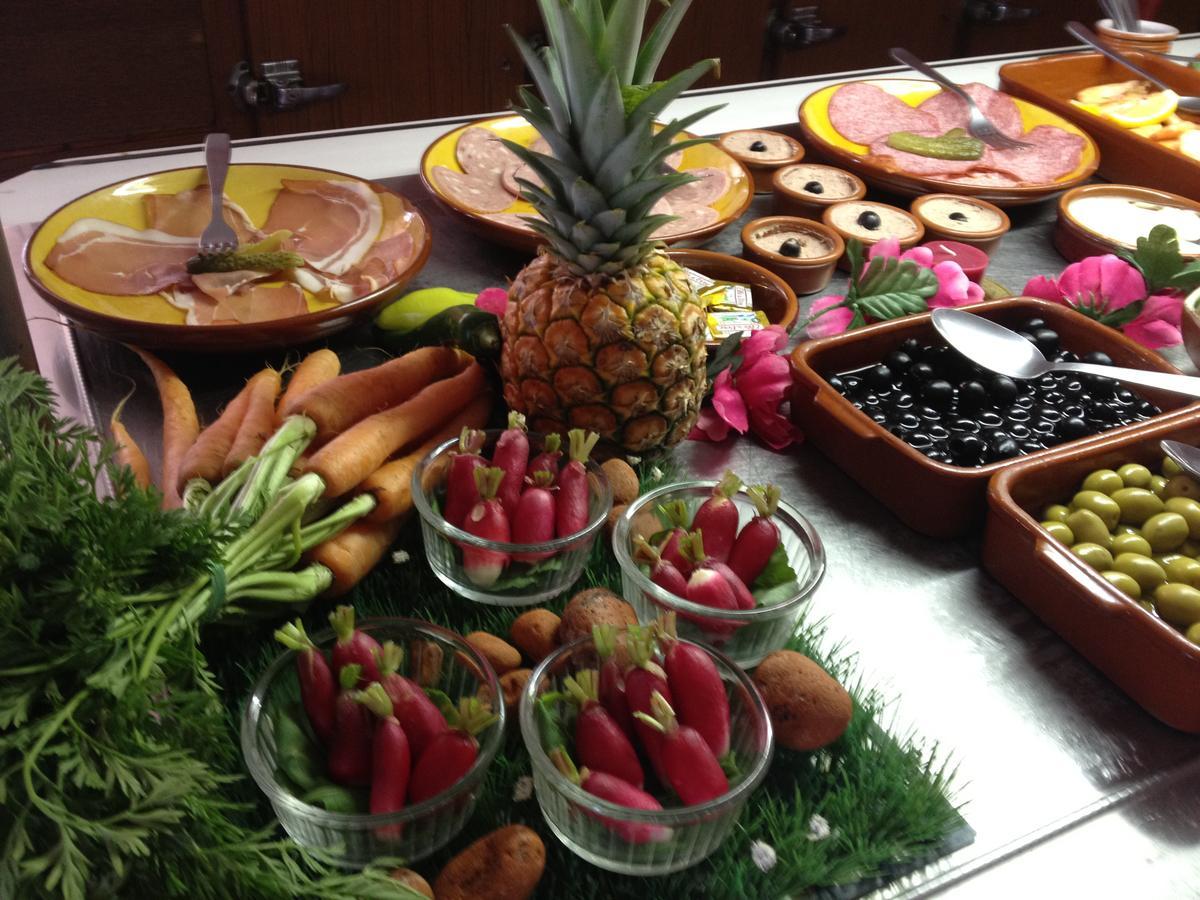 Hotel Restaurant La Garenne Tresserre Екстер'єр фото