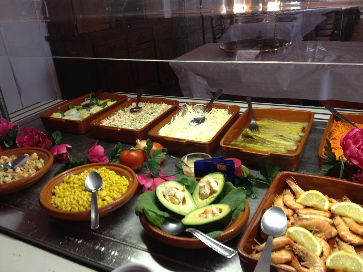 Hotel Restaurant La Garenne Tresserre Екстер'єр фото