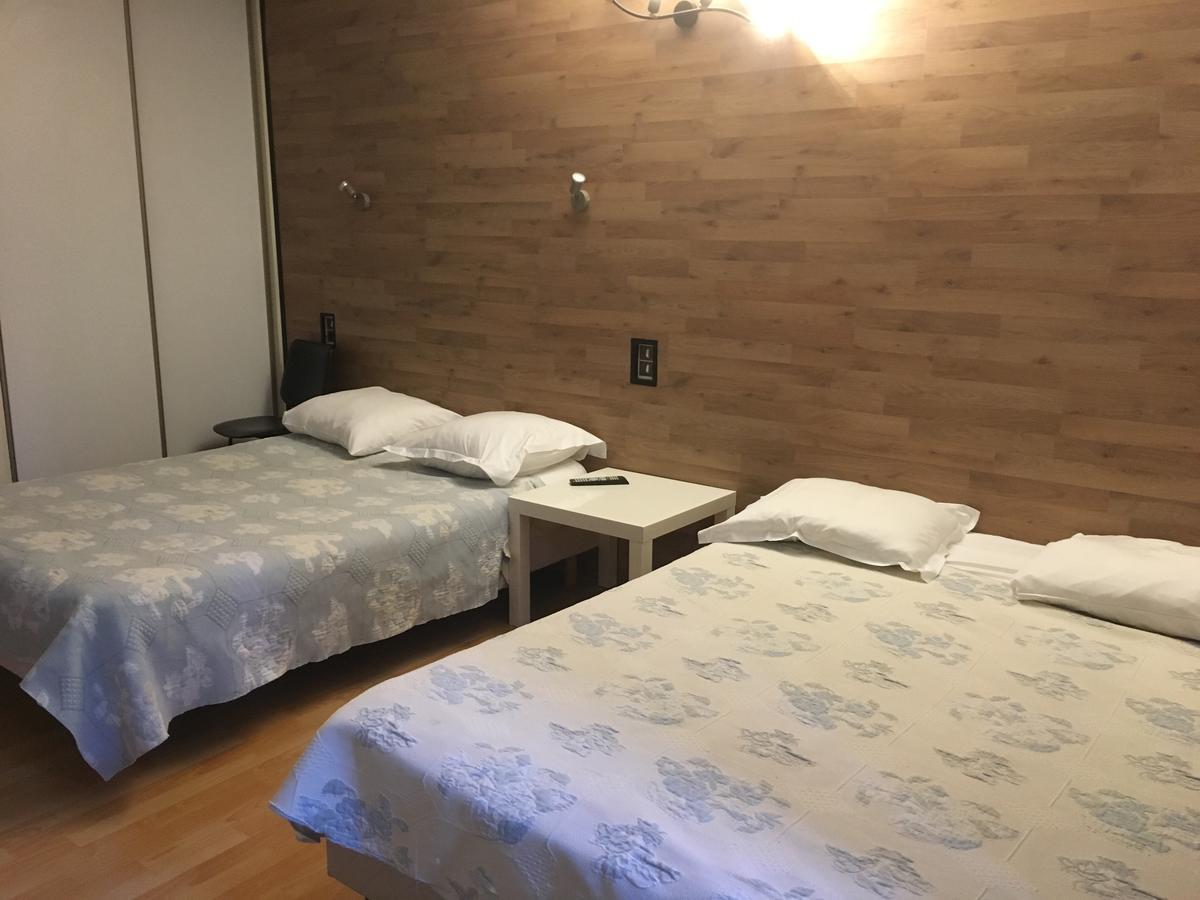 Hotel Restaurant La Garenne Tresserre Екстер'єр фото