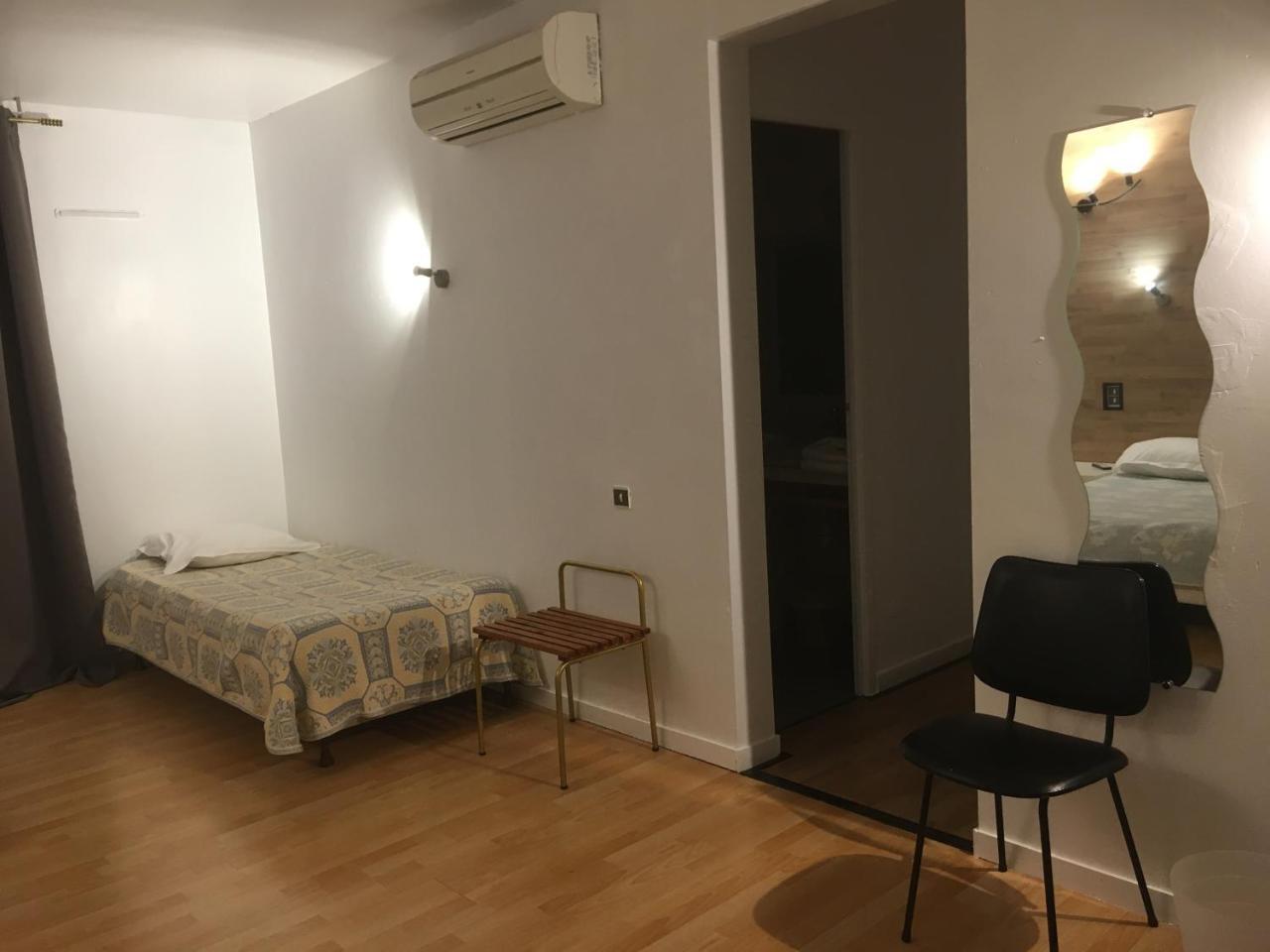 Hotel Restaurant La Garenne Tresserre Екстер'єр фото