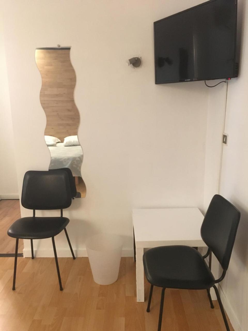 Hotel Restaurant La Garenne Tresserre Екстер'єр фото
